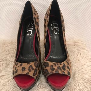 NWOT BCBG Paris Pumps